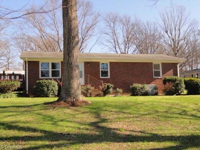 949 Uwharrie St, Asheboro, NC 27203 - photo 5