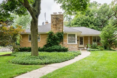 4 River Bluff Rd, Elgin, IL 60120 - photo 3