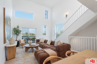 11210 W Victory Blvd, Burbank, CA 91606 - photo 2