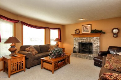 1807 Cedarbrook Drive Jenison-large-010-