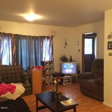 845 - Living Room