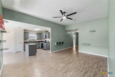 233 J E Brown Ln, Jarrell, TX 76537 - photo 6