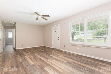 1010 Holly Hills Dr unit 8, Gastonia, NC 28052 - photo 6