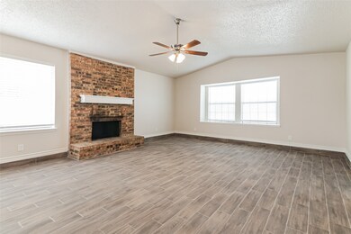 2718 Holy Cross Ln, Garland, TX 75044 - photo 2