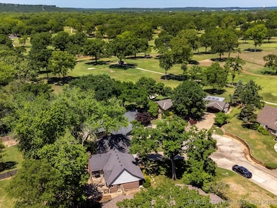 View of neighborhood and proximity to golf course