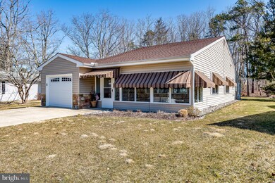 46 Huntington Dr, Southampton, NJ 08088 - photo 2