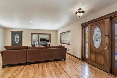 1528 NE 8th St, Bend, OR 97701 - photo 5