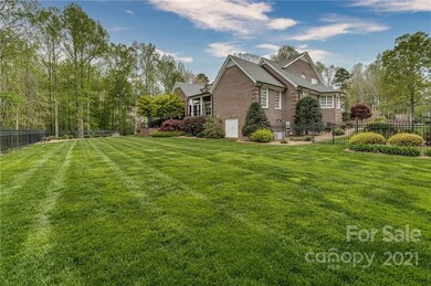 3302 Camden Rd, Statesville, NC 28625 - photo 5