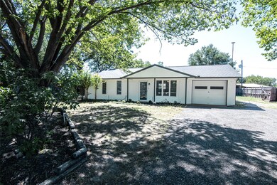 1324 Randy Ln, Springtown, TX 76082 - photo 2