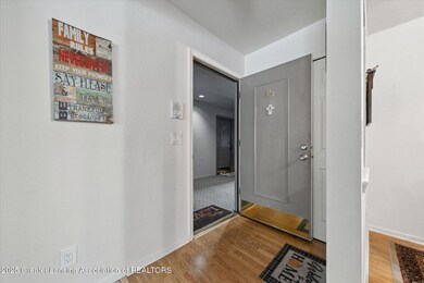 05-1747-Maple-Ridge-Rd-Apt-15-Haslett-MI