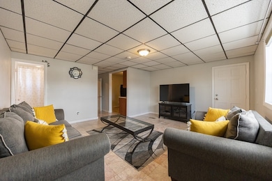 838 N Shore Rd, Revere, MA 02151 - photo 4