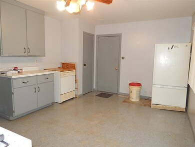 1521 W Lancaster St, Bluffton, IN 46714 - photo 6