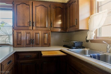 6560 Mackenzie Rd, North Olmsted, OH 44070 - photo 7