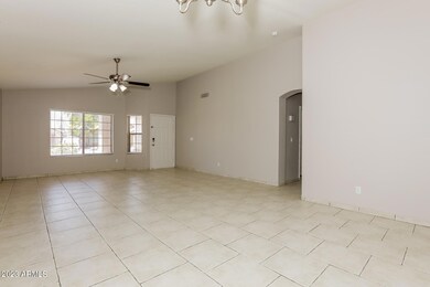 003-photo-living-room-12853608