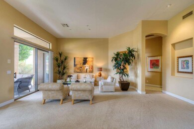 004_Living Room