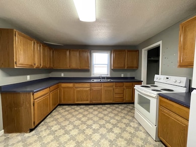 809 Birch Rd, Yankton, SD 57078 - photo 4