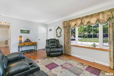 1915 W 38th Place, Davenport, IA 52806 - photo 4