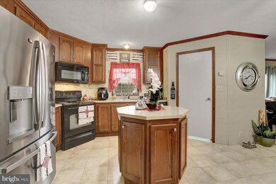 207 Holly Dr, Mount Wolf, PA 17347 - photo 6