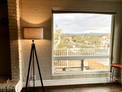 18th_Living_Room_VIews