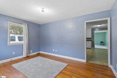 125 Shoally St, Boiling Springs, SC 29316 - photo 5