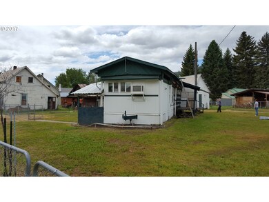 135 Center St, Halfway, OR 97834 - photo 2