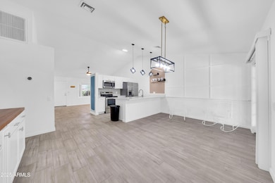 3201 W Mohawk Ln-4