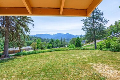 460 Rancho Vista Dr, Grants Pass, OR 97526 - photo 4