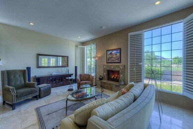 004_Living Room