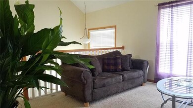 811 Cindy Ln, Raymore, MO 64083 - photo 4