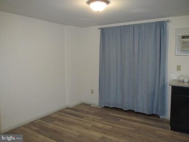 3423 Arlington St, Reading, PA 19605 - photo 5