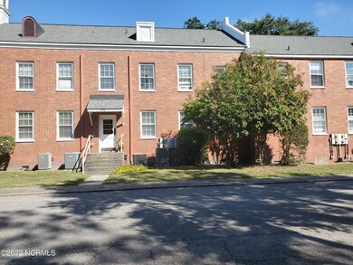 2940 Oleander Dr unit 7, Wilmington, NC 28403 - photo 2