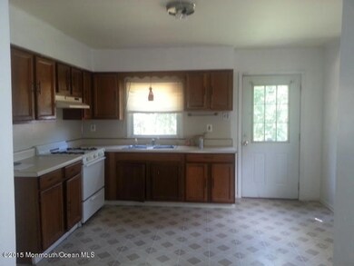 229 W Buck St, Paulsboro, NJ 08066 - photo 4