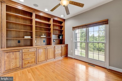 24188 Spring Meadow Cir, Aldie, VA 20105 - photo 7