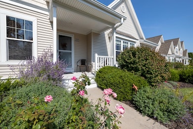 N28W6642 Alyce St unit 7, Cedarburg, WI 53012 - photo 4