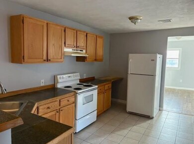76 Walnut St unit 4, Peabody, MA 01960 - photo 2