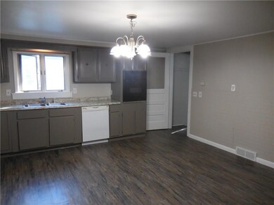 Eat-in Kitchen