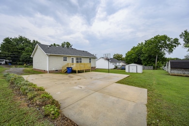 1399 W Lane St, Shelbyville, TN 37160 - photo 4
