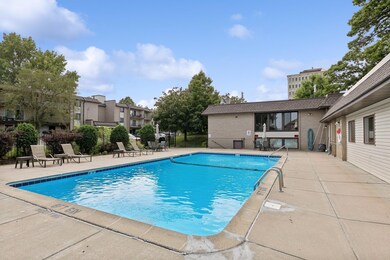 1640 Highway 36 W unit 137, Roseville, MN 55113 - photo 2