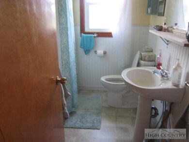 Entry/Den