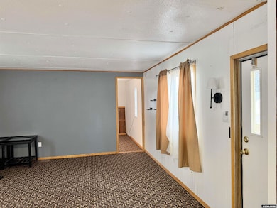 15 Brilliant St, Diamondville, WY 83116 - photo 6