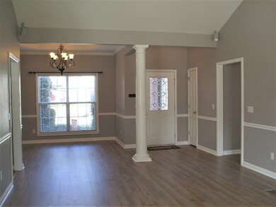 Foyer/Dining Room Area