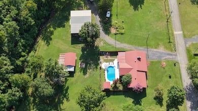 806 Sampson Ave, Mena, AR 71953 - photo 4