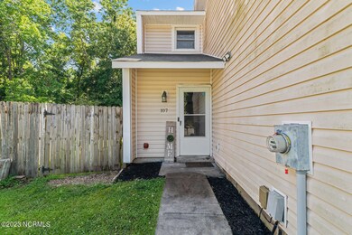 107 N Onsville Place, Jacksonville, NC 28546 - photo 5