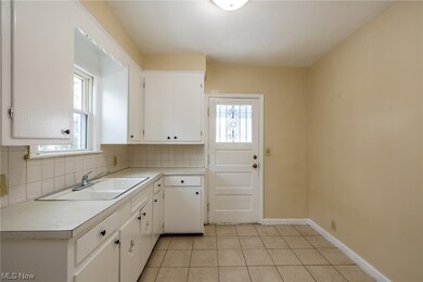 5233 Anthony St, Maple Heights, OH 44137 - photo 7