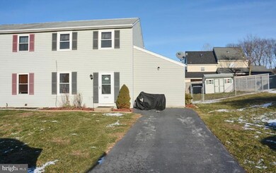 2018 Aspen Ln, Columbia, PA 17512 - photo 2