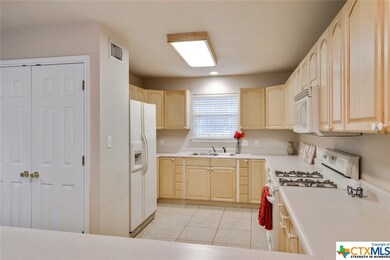 124 Dolly St, San Marcos, TX 78666 - photo 4