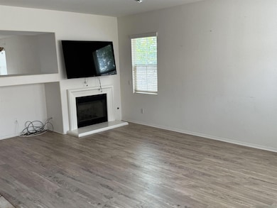 543 Silverhawk Dr, Corona, CA 92879 - photo 4