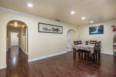 1215 S Taylor St, Gainesville, TX 76240 - photo 7