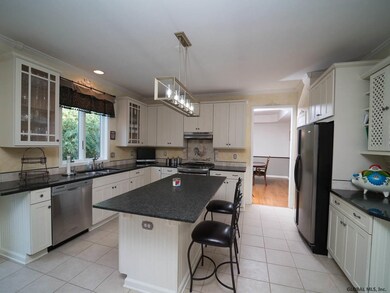 725 Sachem Cir, Slingerlands, NY 12159 - photo 6