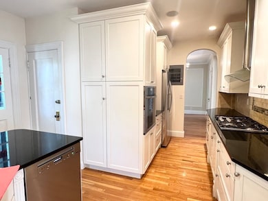 325 Tappan St unit 5, Brookline, MA 02445 - photo 7